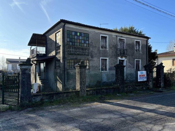 casa indipendente in vendita a Lendinara in zona Rasa