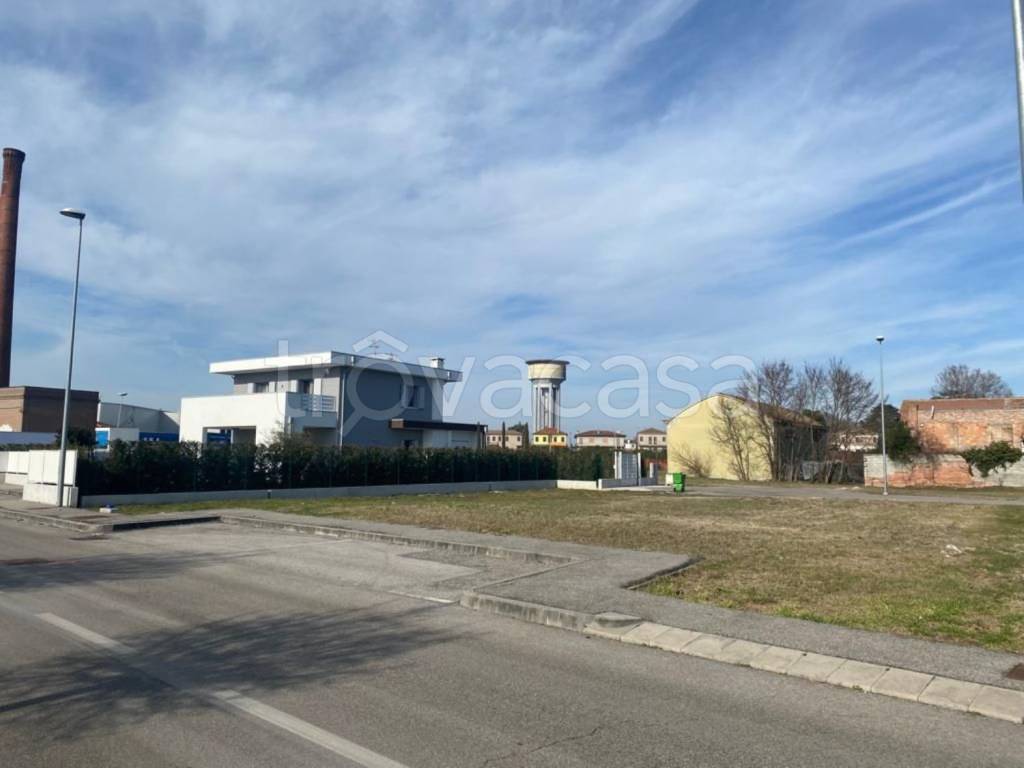 casa indipendente in vendita a Lendinara