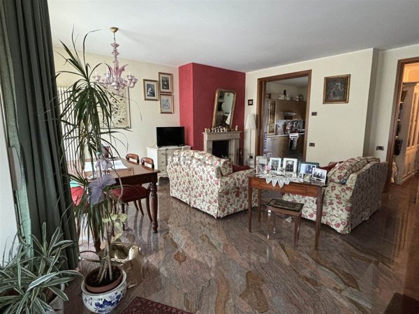 casa indipendente in vendita a Lendinara in zona Saguedo