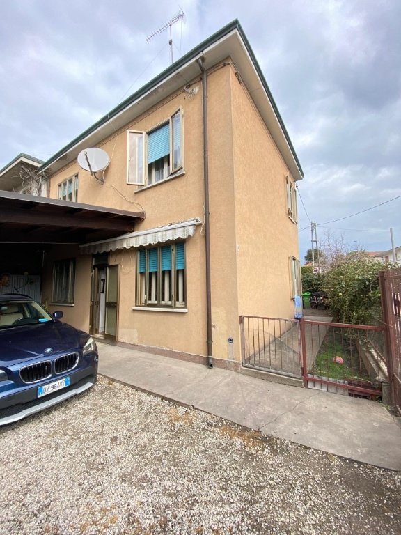 casa indipendente in vendita a Lendinara