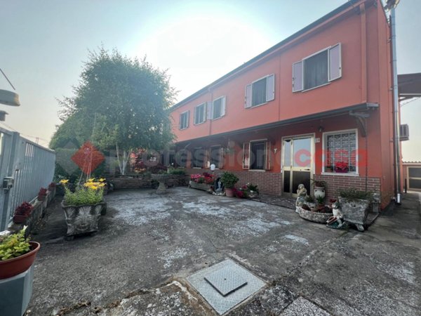 casa indipendente in vendita a Lendinara