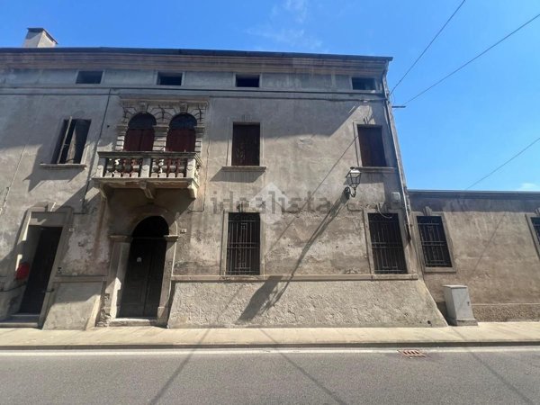 casa indipendente in vendita a Lendinara