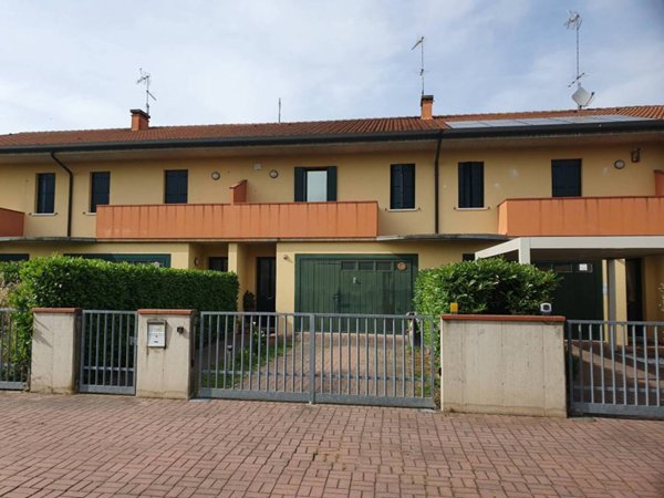 casa indipendente in vendita a Lendinara