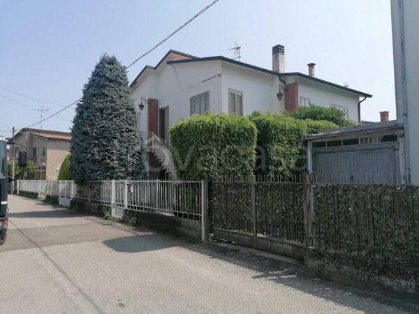casa indipendente in vendita a Lendinara