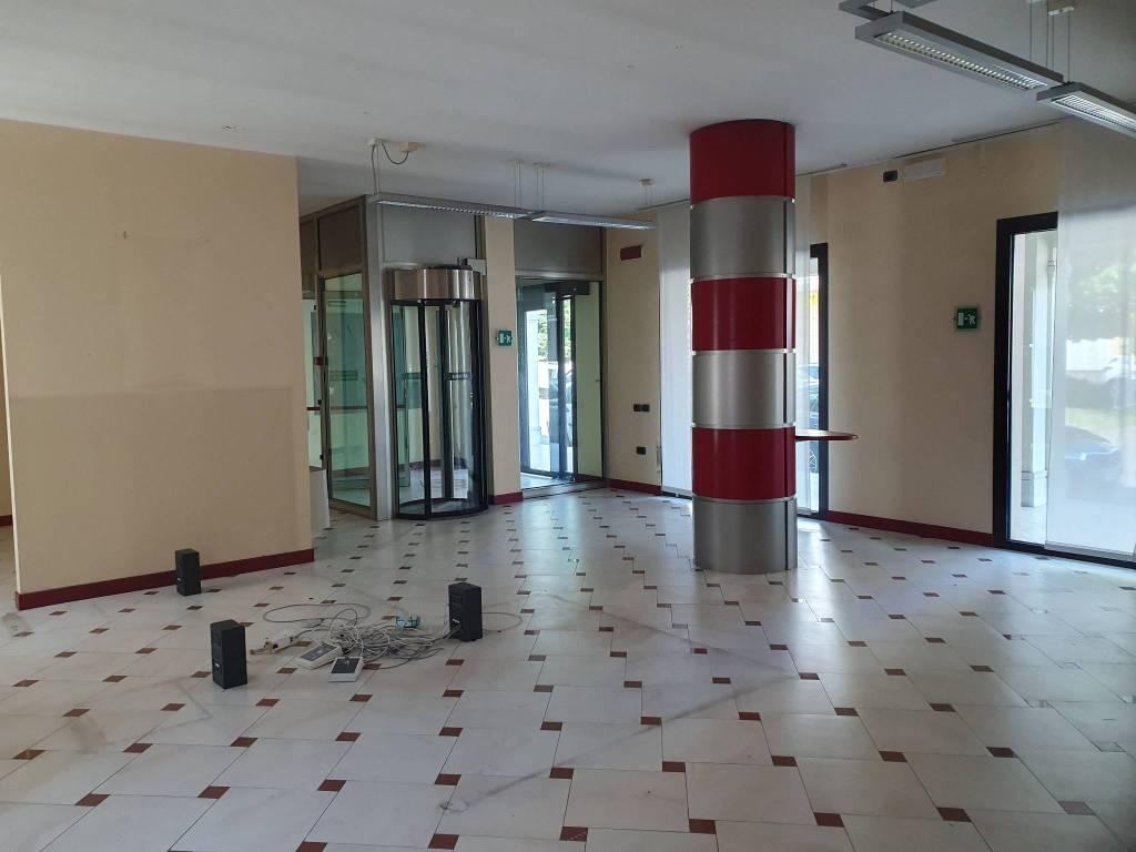 negozio in vendita a Lendinara