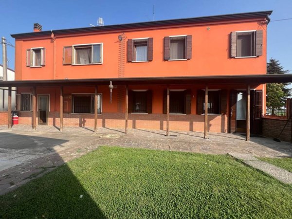 casa indipendente in vendita a Lendinara