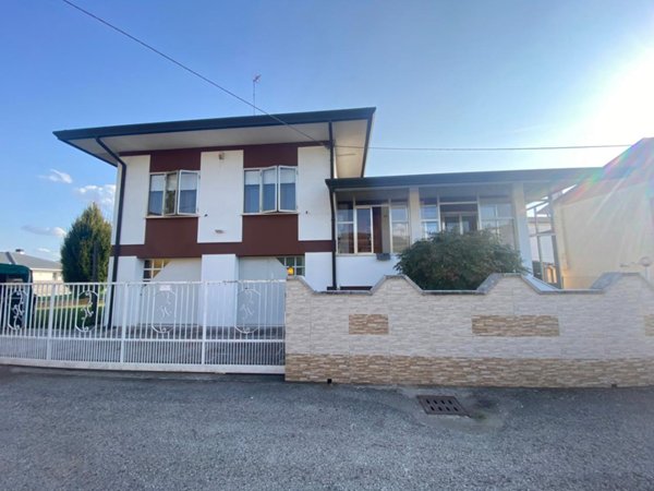 casa indipendente in vendita a Lendinara