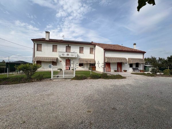 casa indipendente in vendita a Lendinara