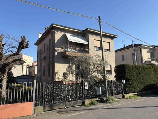 casa indipendente in vendita a Lendinara