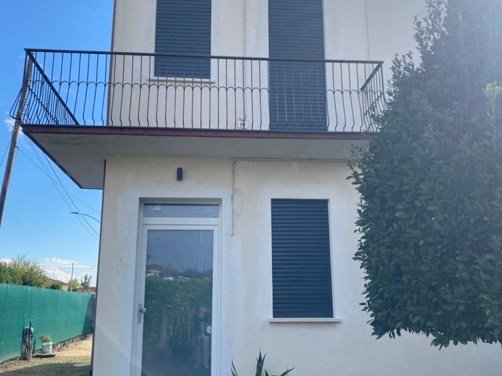 casa indipendente in vendita a Lendinara