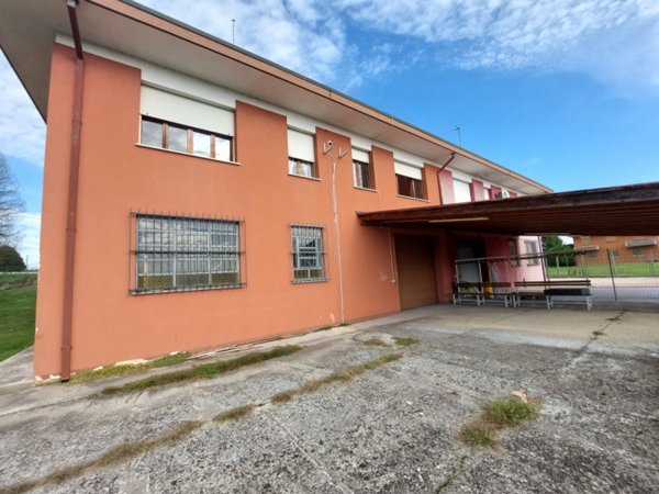 casa indipendente in vendita a Lendinara