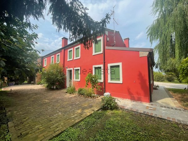 casale in vendita a Lendinara in zona Saguedo