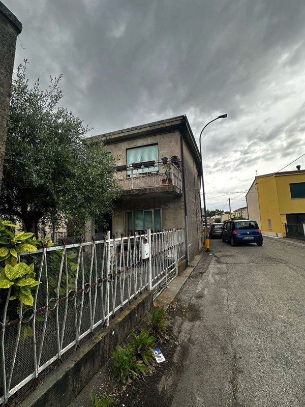 casa indipendente in vendita a Lendinara
