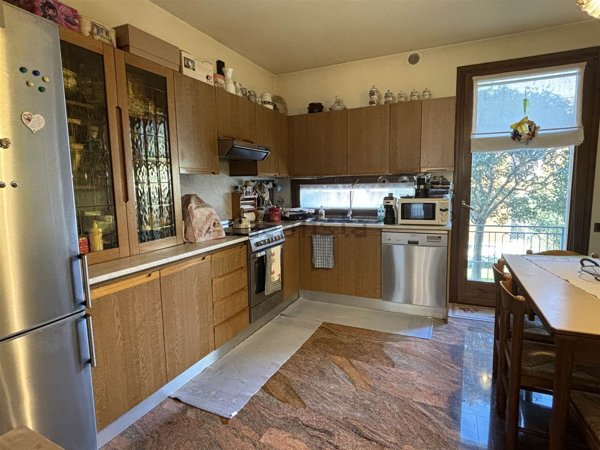 casa indipendente in vendita a Lendinara in zona Saguedo