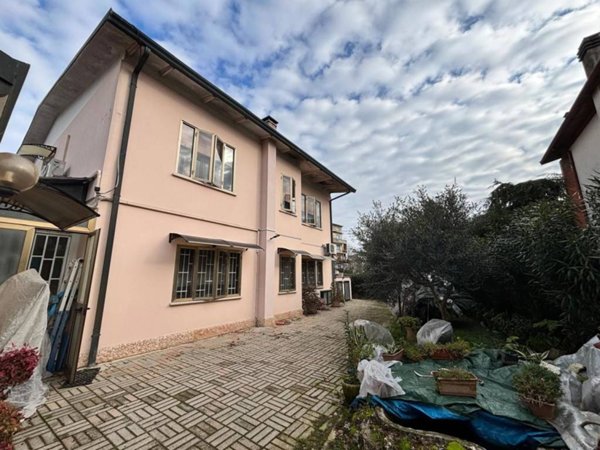 casa indipendente in vendita a Lendinara