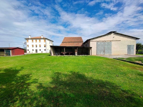 casa indipendente in vendita a Lendinara