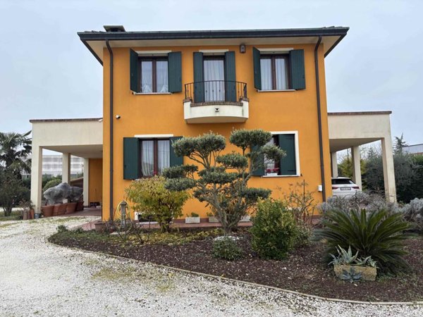 villa in vendita a Lendinara