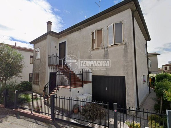 casa indipendente in vendita a Lendinara
