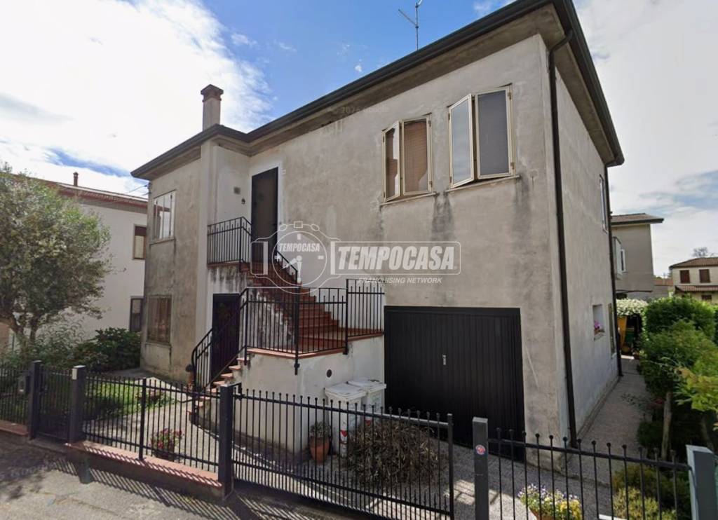 casa indipendente in vendita a Lendinara