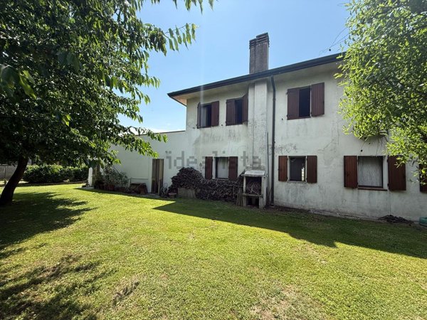 casa indipendente in vendita a Lendinara