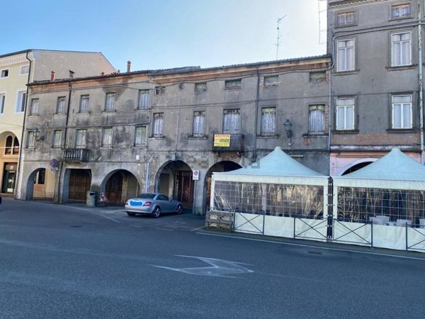 appartamento in vendita a Lendinara in zona Rasa