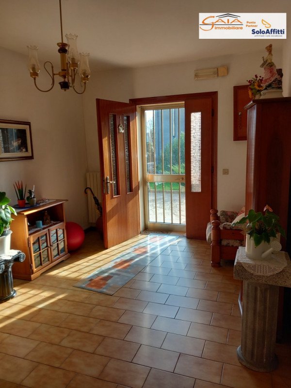 casa indipendente in vendita a Lendinara in zona Rasa
