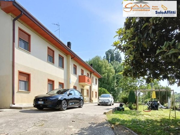 casa indipendente in vendita a Lendinara in zona Rasa