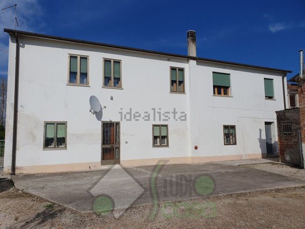 quadrivano in vendita a Lendinara in zona Saguedo