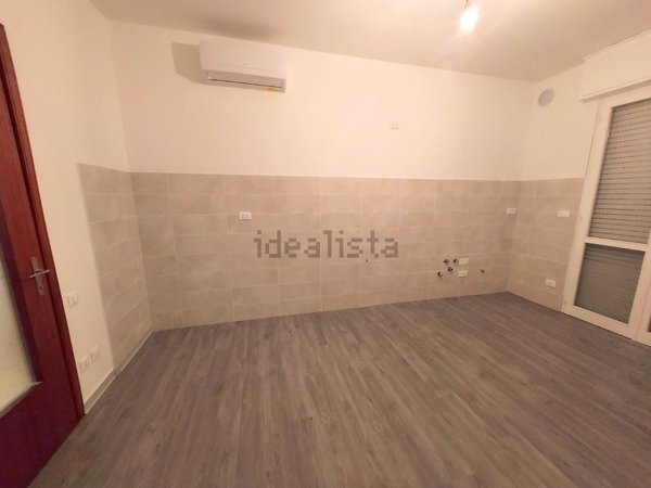 appartamento in vendita a Lendinara in zona Rasa