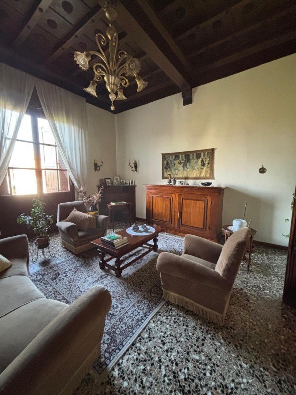 casa indipendente in vendita a Lendinara in zona Rasa