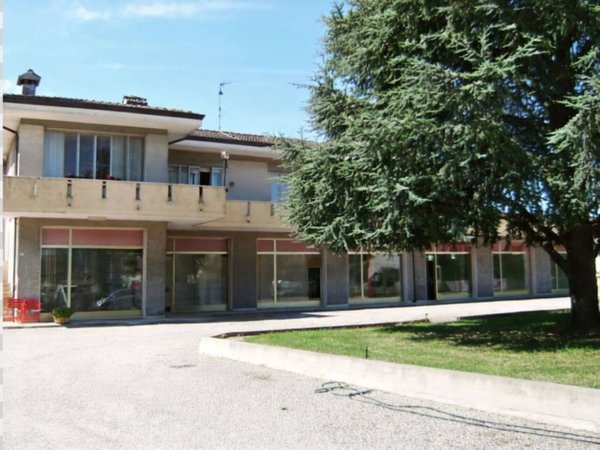 appartamento in vendita a Lendinara in zona Rasa