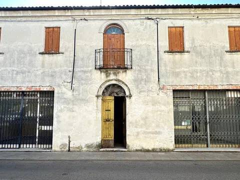 casa indipendente in vendita a Lendinara