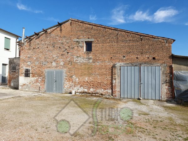 casa indipendente in vendita a Lendinara in zona Campomarzo