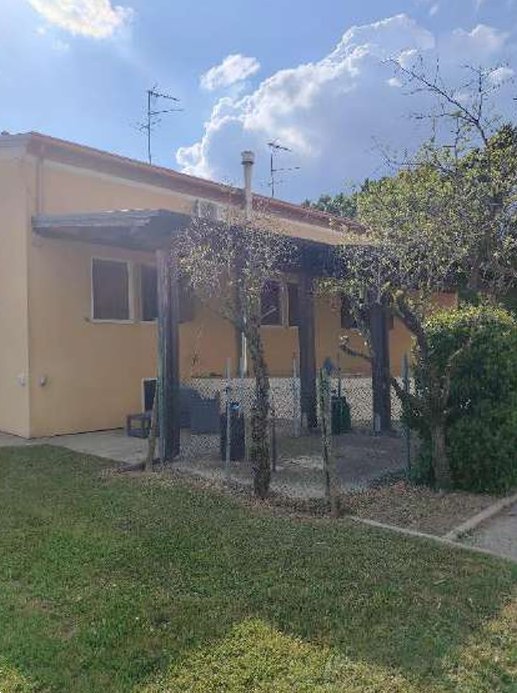casa indipendente in vendita a Lendinara in zona Saguedo