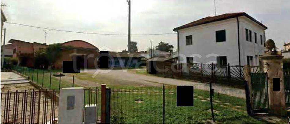 appartamento in vendita a Lendinara in zona Rasa
