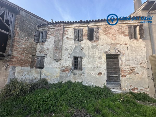 casale in vendita a Lendinara in zona Rasa