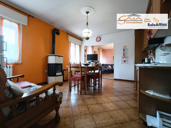 casa indipendente in vendita a Lendinara in zona Rasa