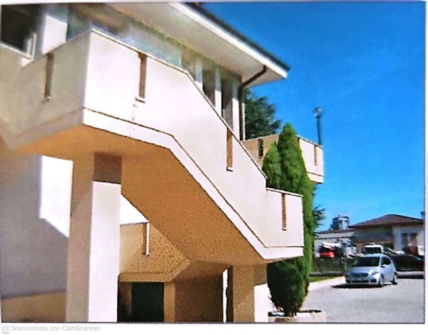 appartamento in vendita a Lendinara in zona Rasa