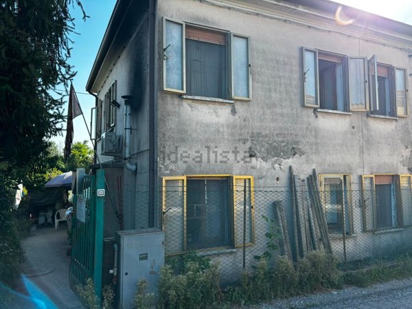 casa indipendente in vendita a Lendinara