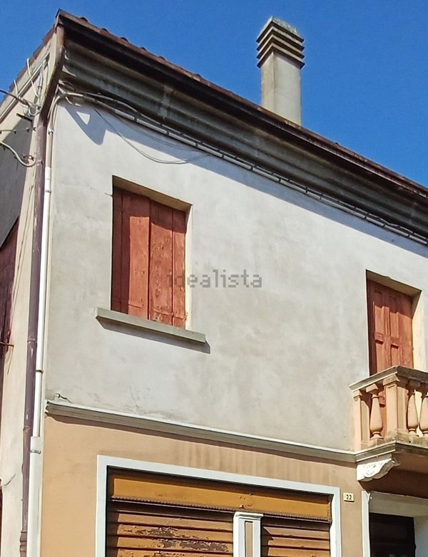 appartamento in vendita a Lendinara in zona Rasa