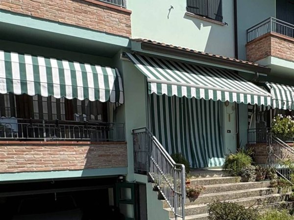 casa indipendente in vendita a Lendinara in zona Rasa