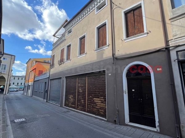 casa indipendente in vendita a Lendinara in zona Rasa