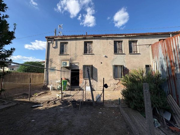 casa indipendente in vendita a Lendinara in zona Saguedo