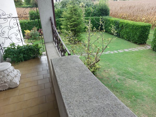 casa indipendente in vendita a Lendinara in zona Saguedo