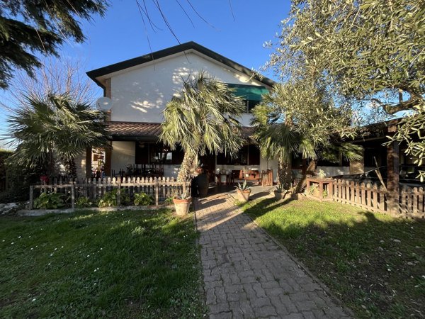 casa indipendente in vendita a Loreo
