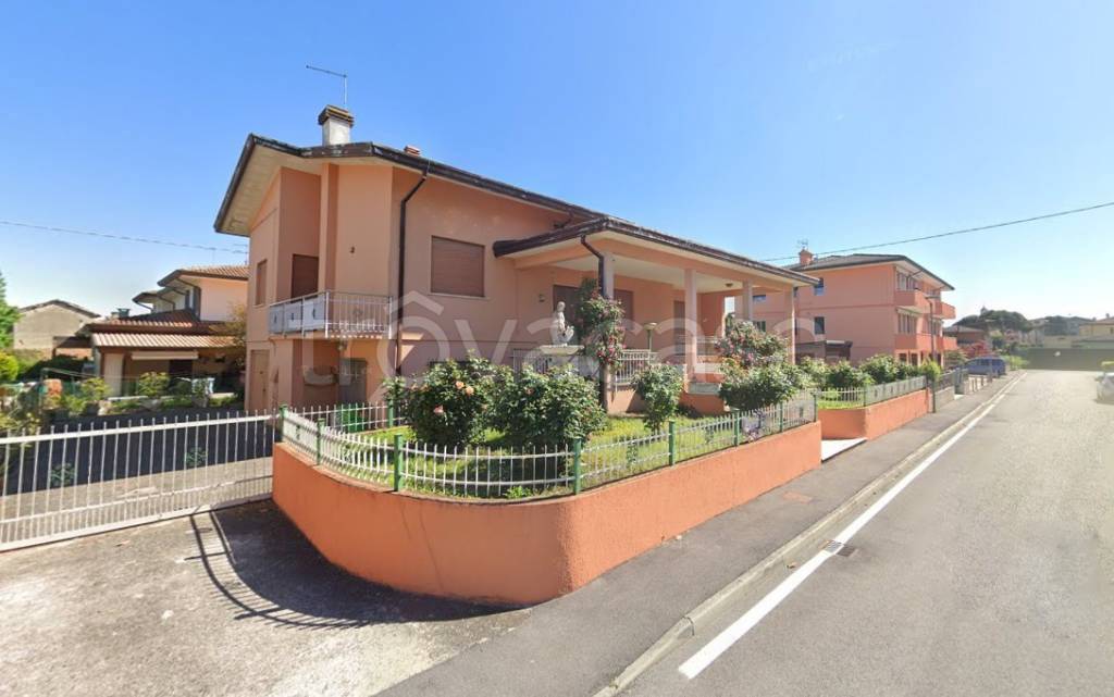 casa indipendente in vendita a Loreo