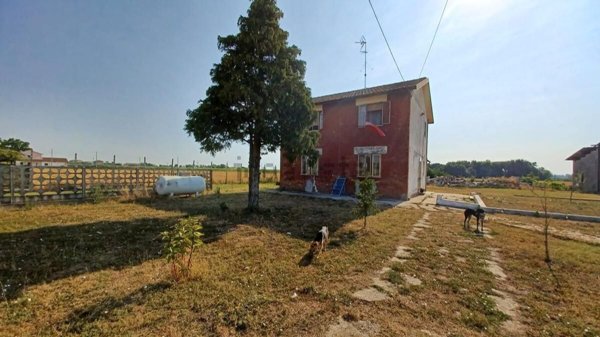casa indipendente in vendita a Loreo