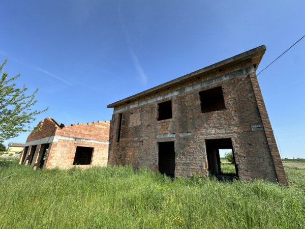 casa indipendente in vendita a Loreo