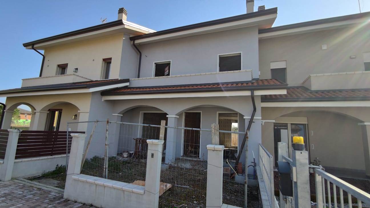 casa indipendente in vendita a Loreo