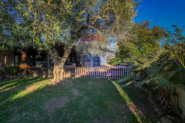 casa indipendente in vendita a Loreo